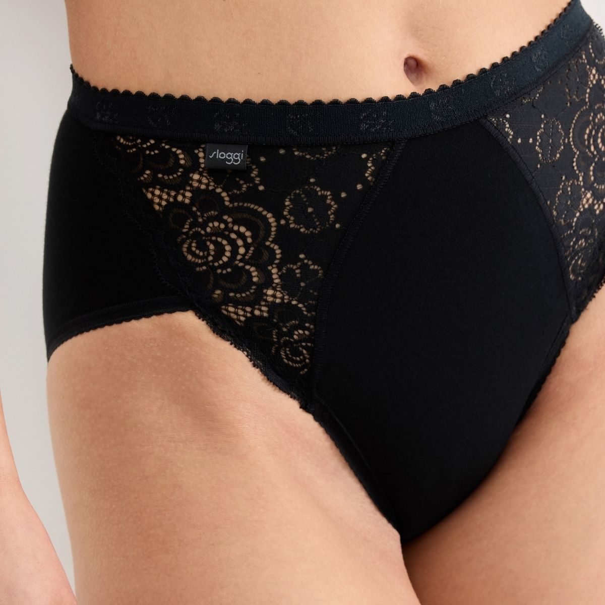 Sloggi Chic 4-pak midi trusse, sort - 10071633 - 0004 - Black