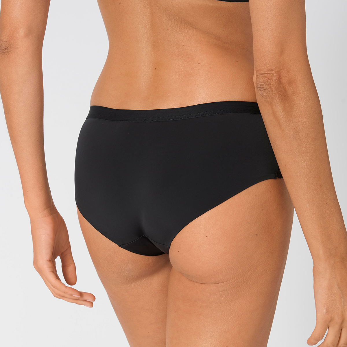 Triumph Aura Spotlight - Black - 10207997-0004