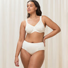 Triumph Lovely Minimizer W - Off White - 10166834-00GT