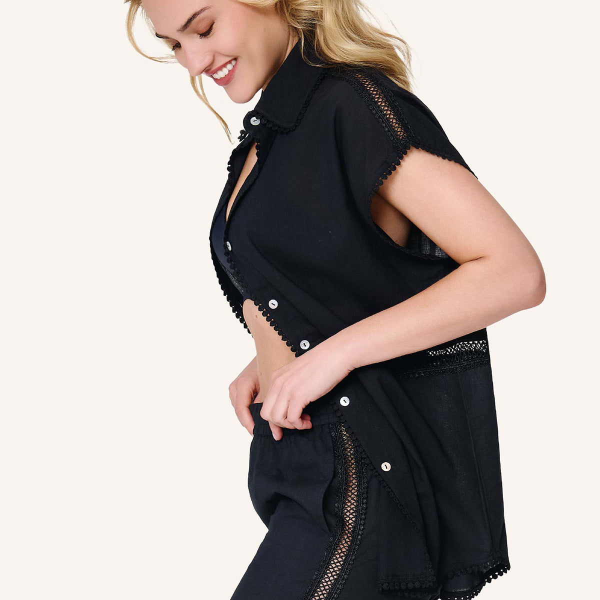 LingaDore Comfy days t-shirt- og shorts-sæt, sort - 8233 - 02 - Black